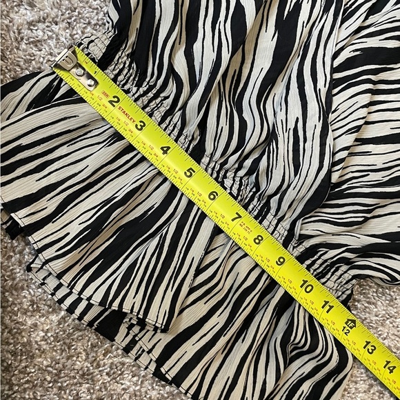 Kenneth Cole | Zebra Print Split Shoulder Peplum Blouse - Picture 5 of 7